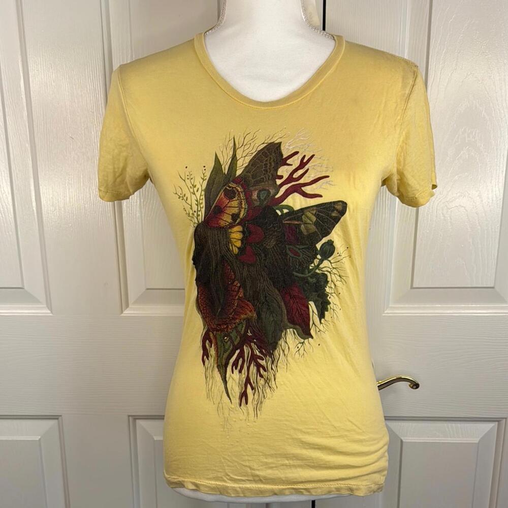 Threadless Small Girly T-Shirt with Nature-Inspired Graphic